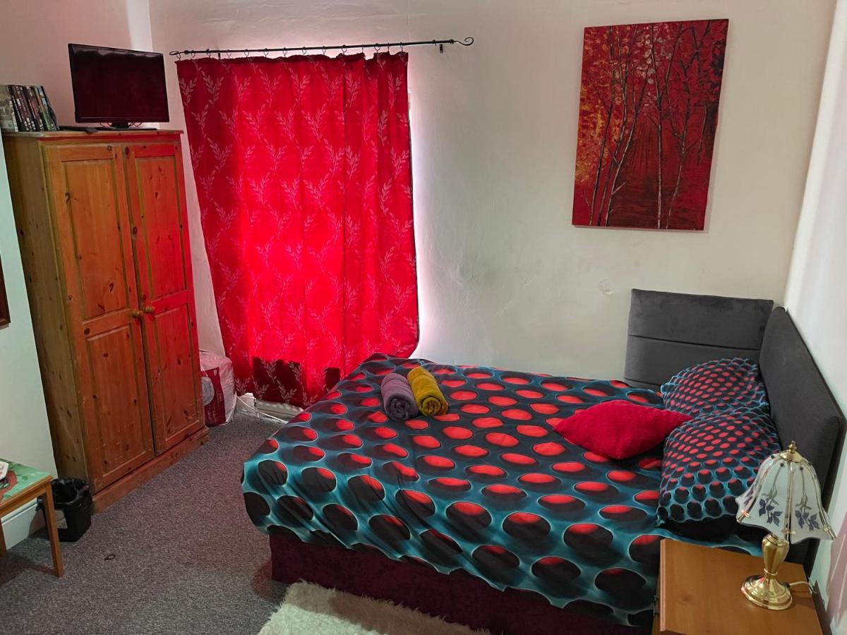 Quite Broad Rest 4 *